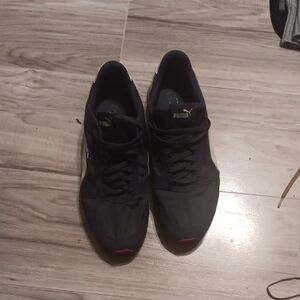 Puma Men's Black Sneakers